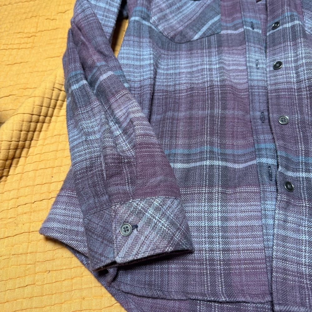 Women’s Columbia hooded flannel - Picture 3 of 9